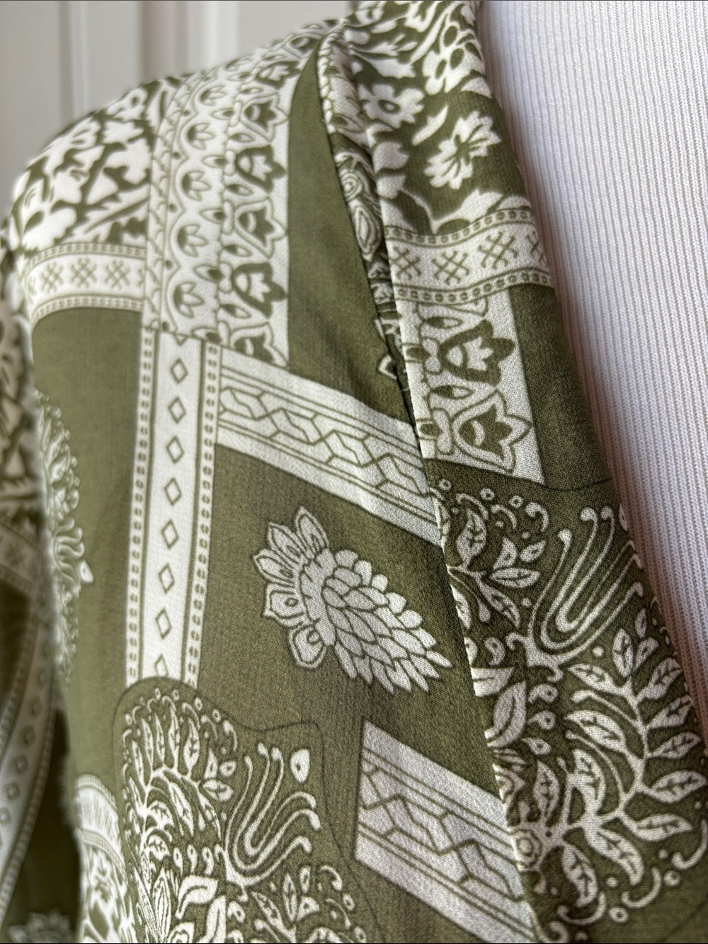 NWT Olive Green Paisley Tie-Front Kimono Jacket - Picture 5 of 7